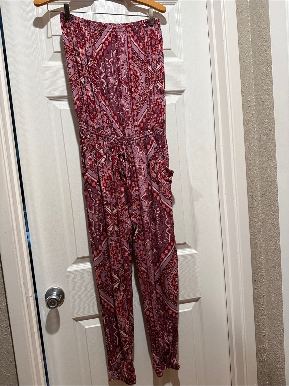 Oliviaceous-Women's Pink Patterned Strapless Jumpsuit